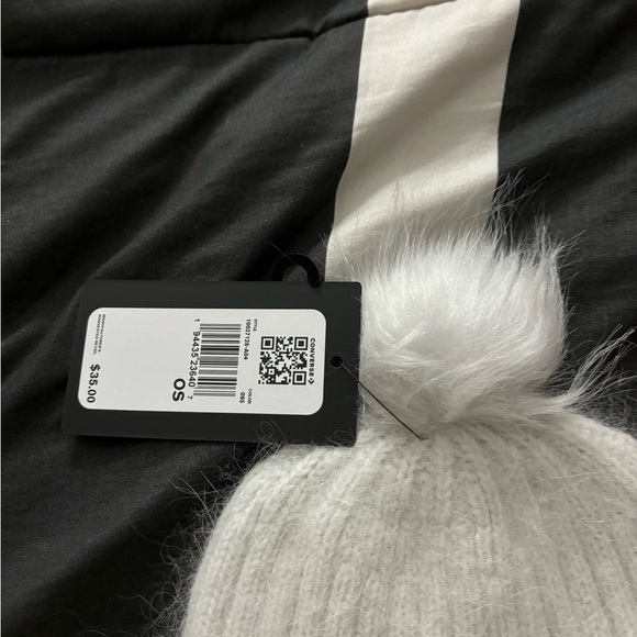 Converse Pom Pom Beanie - Picture 3 of 3